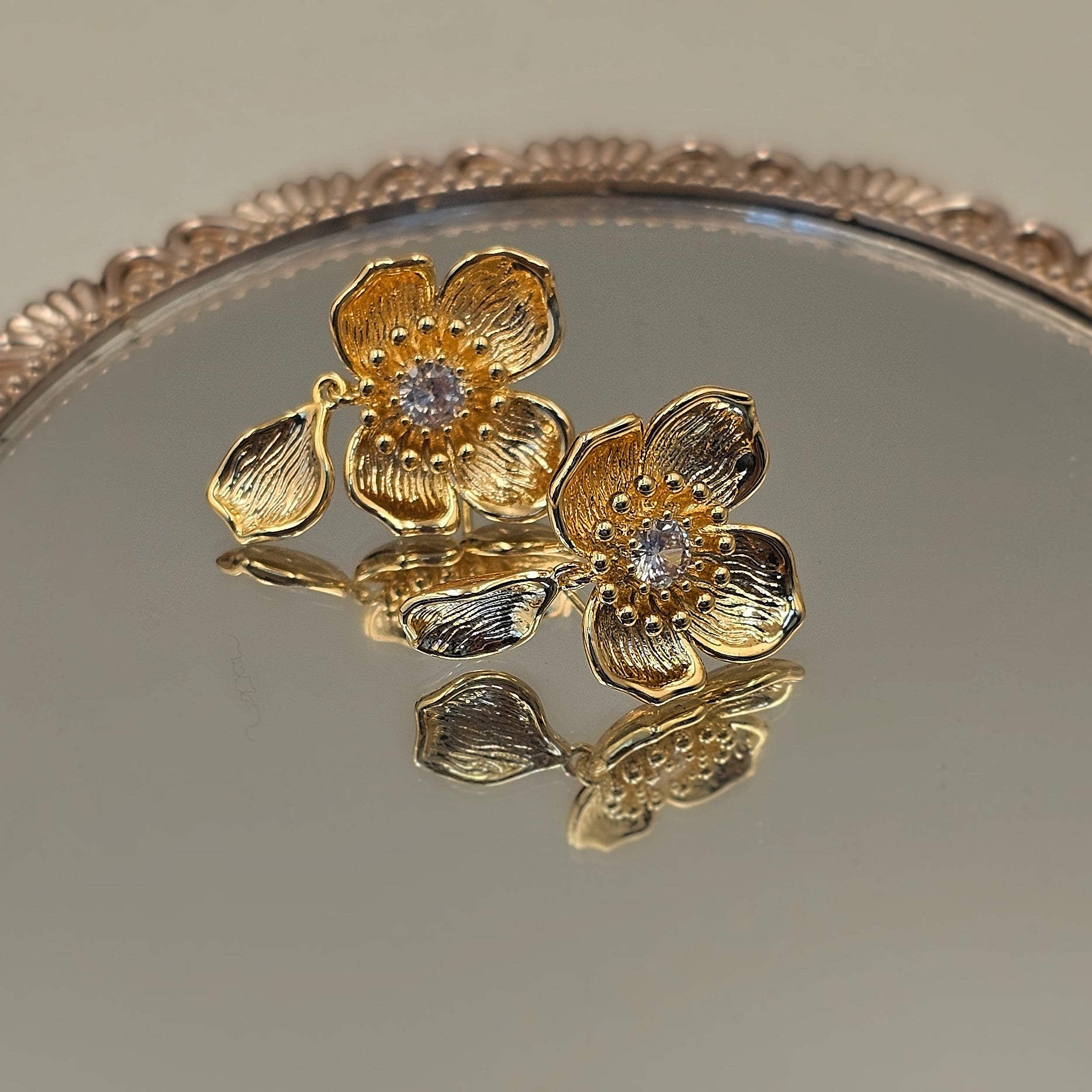 Lily Bloom Droplet Earrings (S925)