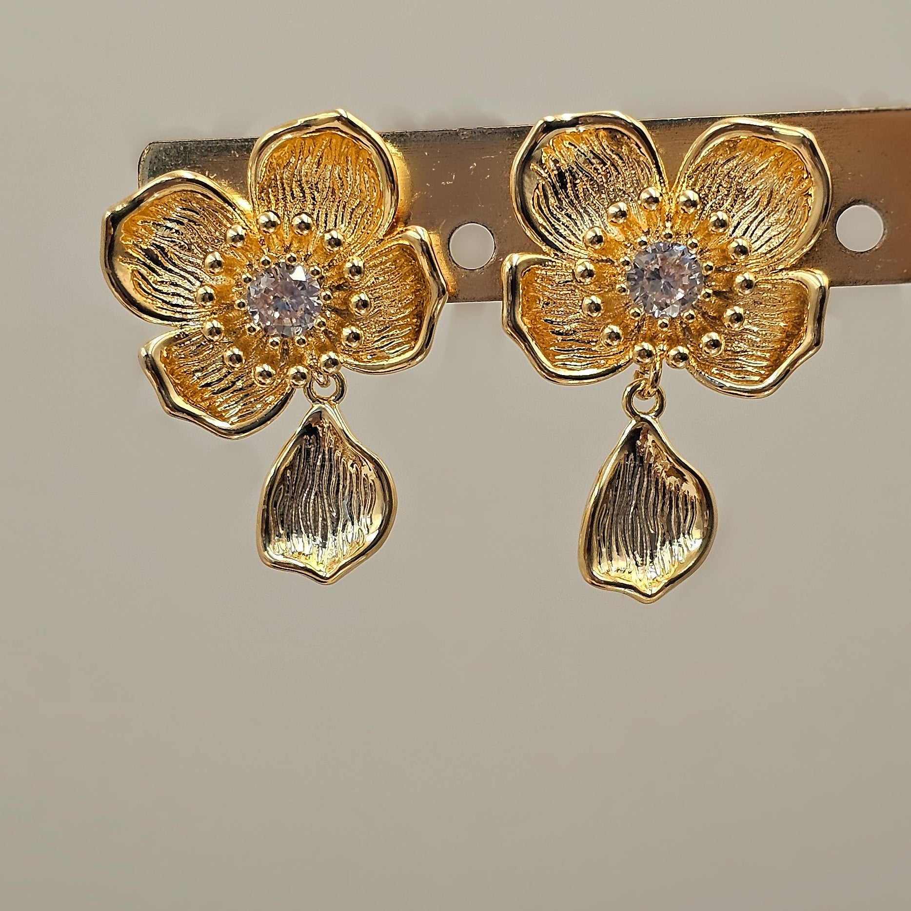 Lily Bloom Droplet Earrings (S925)