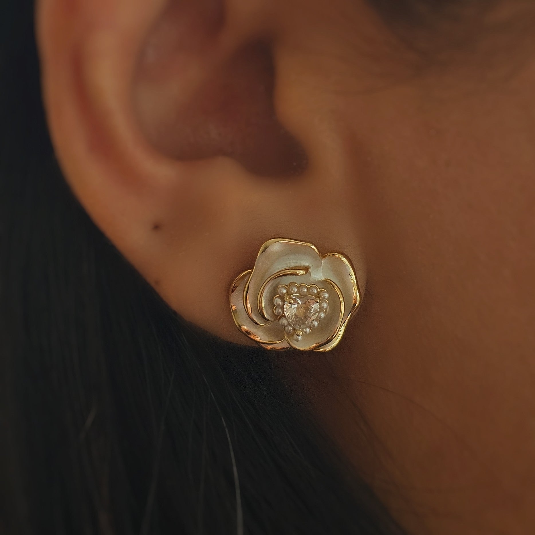 Golden Petal Heart Studs (S925)